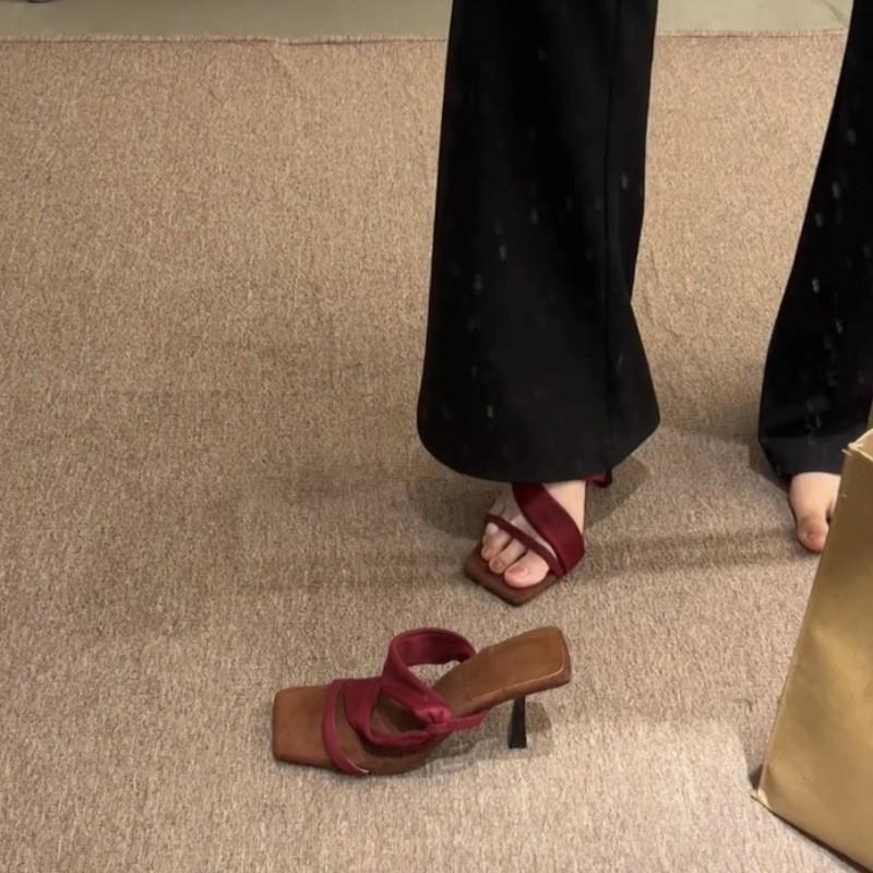 Open-toed word with beautiful sandals women's summer wear temperament high-heeled slippers cool slippers
