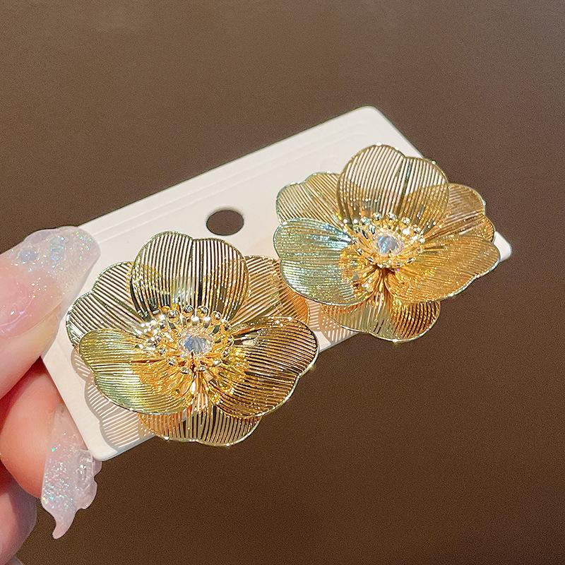 Real gold electroplated flower zircon earrings, European and American exaggerated high-end studs, atmospheric fashion design earrings