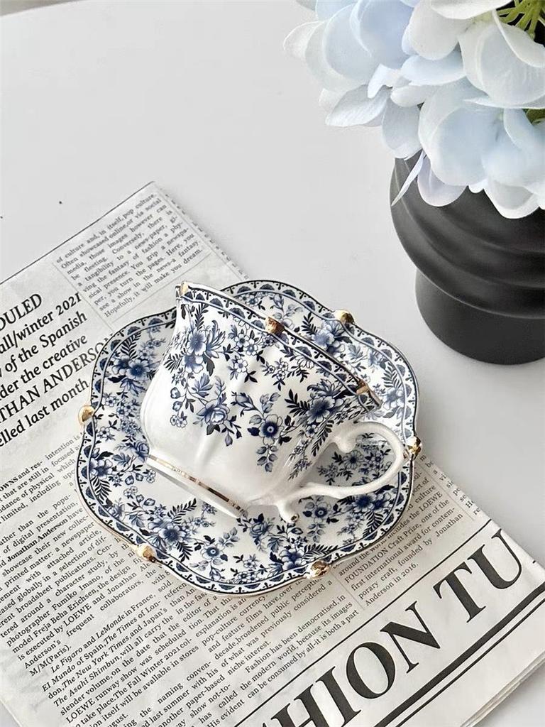 European Coffee Cup Saucer Set Flower Tea Cups Set Porcelain English Afernoon Tea Cup and Saucer Coffee Ceramic Cups Mugs Gift