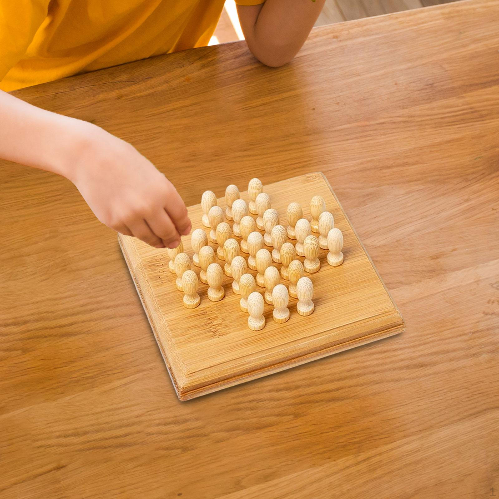 

Настольная игра для взрослых с логическим мышлением и фишками Style D