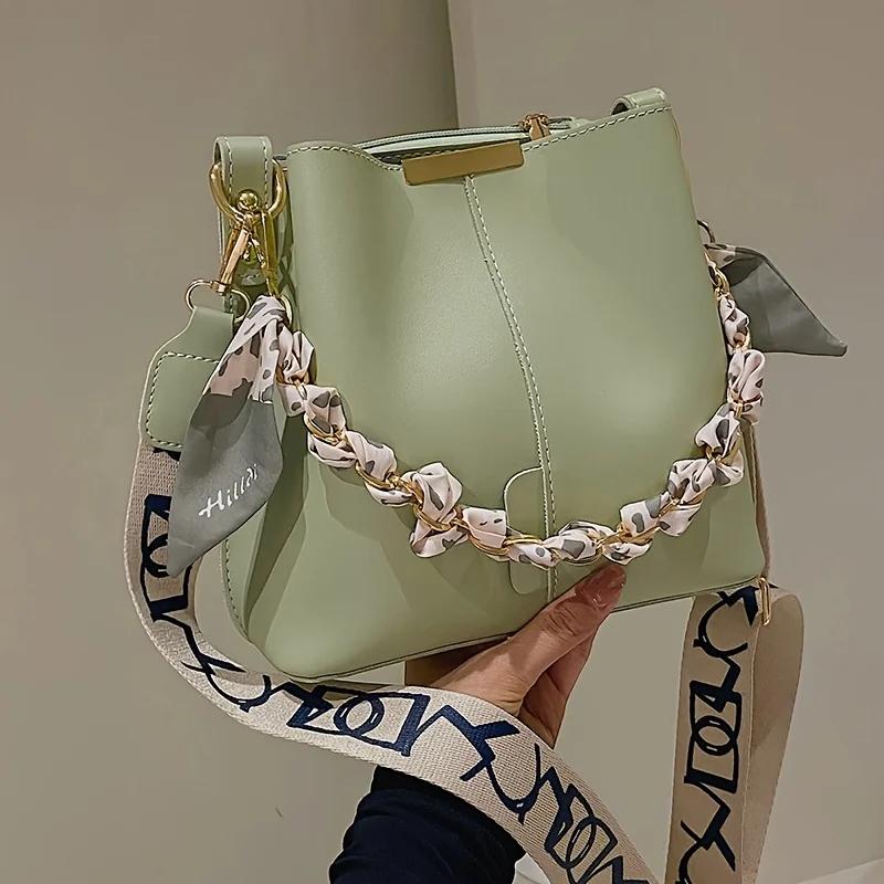 New Luxury Fashi Women's Shoulder Bag Large Capacity Bucket Bag With Ribb Chain Crossbody Bag Commuting