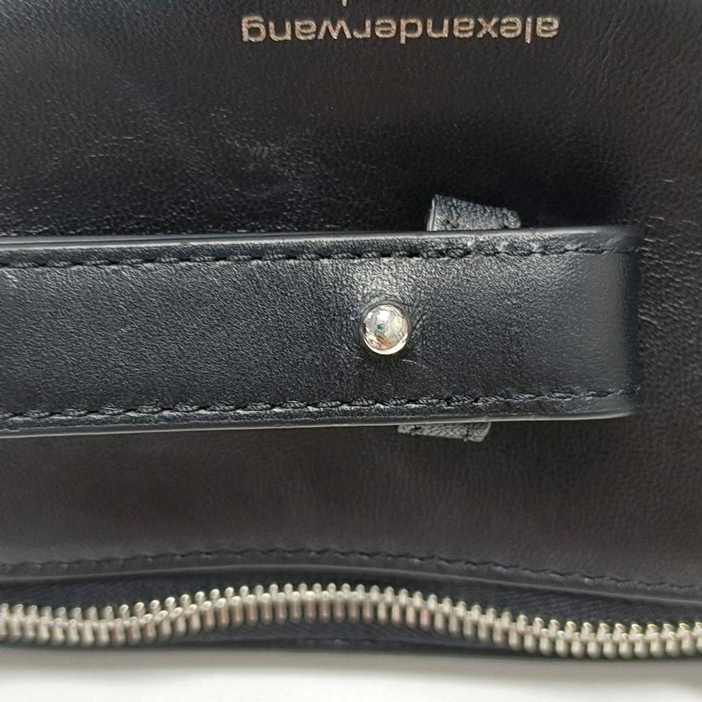 [Gebraucht] Schwarze Lammleder Mini-Hüfttasche - Ausgezeichnet #NIY6OZ