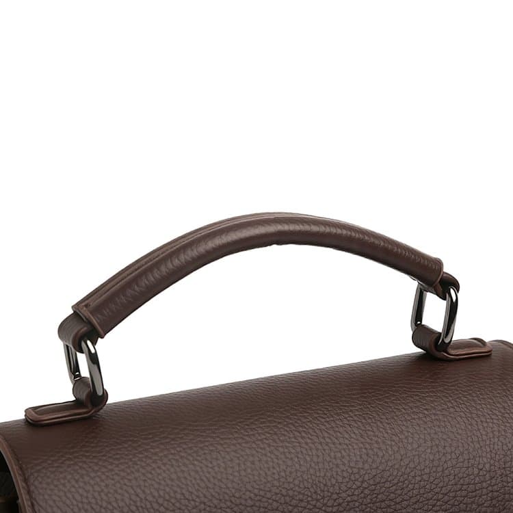 Dámská crossbody taška s klopou a čtvercovou přezkou, vzor liči