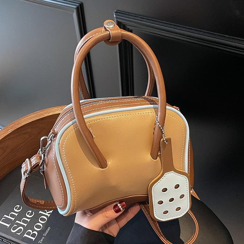 Korean Niche Design Sense Foreign Style Versatile Portable Bowling Bag Commuting Versatile Foreign Style Casual Messenger Bag Women