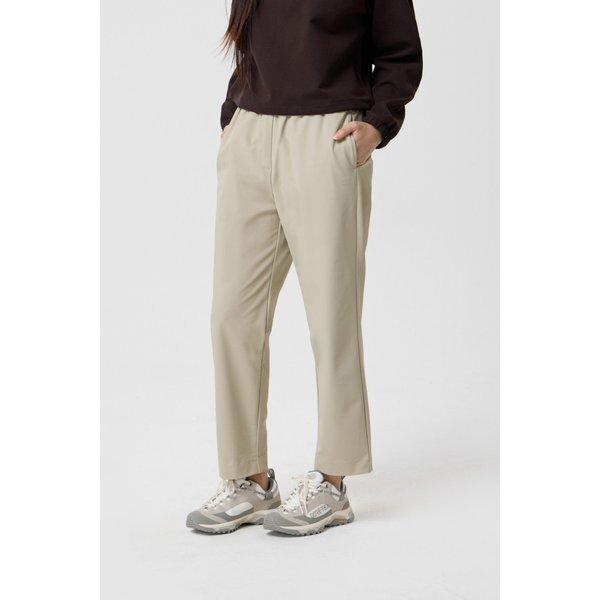 Kolon SportS Women S Tapered Fit Crop pantS Tvpna24412lbe