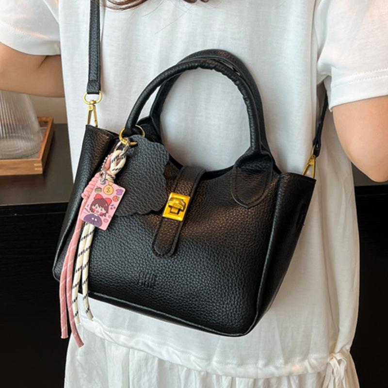 Fashion Trend Hand-carried Bucket Bag Woman 2025 New Summer Simple and Versatile Work Casual Messenger Bag Woman