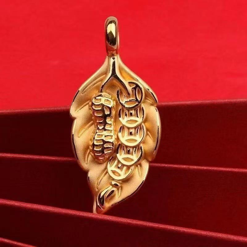 

Gold Leaf Money-Making Unisex Pendant Necklace with O-ring Chain