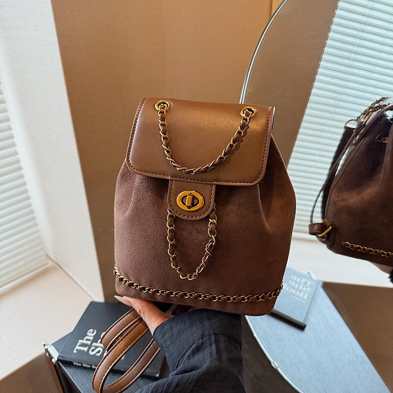 Autumn and Winter Retro Women's Backpack, Premium Commuting Versatile Small Backpack Travel Bag