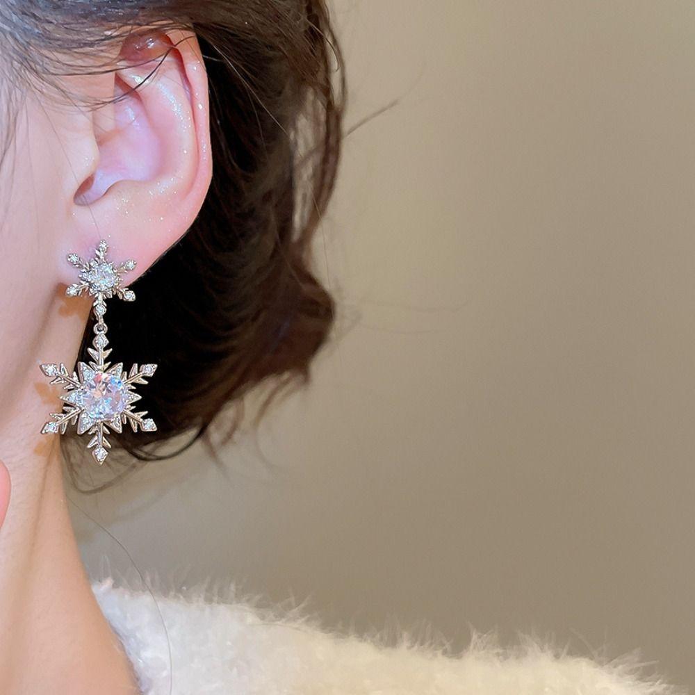Rhinestone Snowflakes Earrings Pearl Zircon Dangle Earrings Crystal Snowflakes Earrings New Year