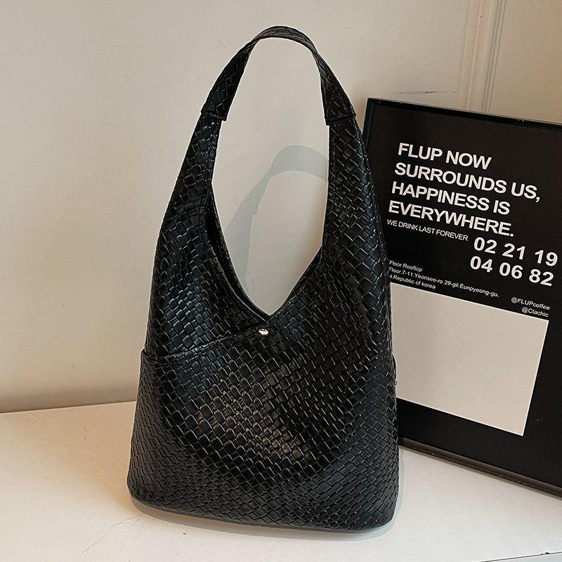 

Textured Retro Tote Shoulder Bag 2025 - Large Capacity Woven Handbag for Commuting чёрный
