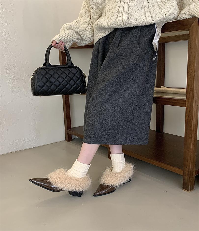 

Корейская версия плюшевых туфель с квадратным носком, одинарные туфли женские 2025, теплые хлопковые туфли, французский толстый каблук, ретро черные туфли из маленькой кожи 39 темно-коричневого