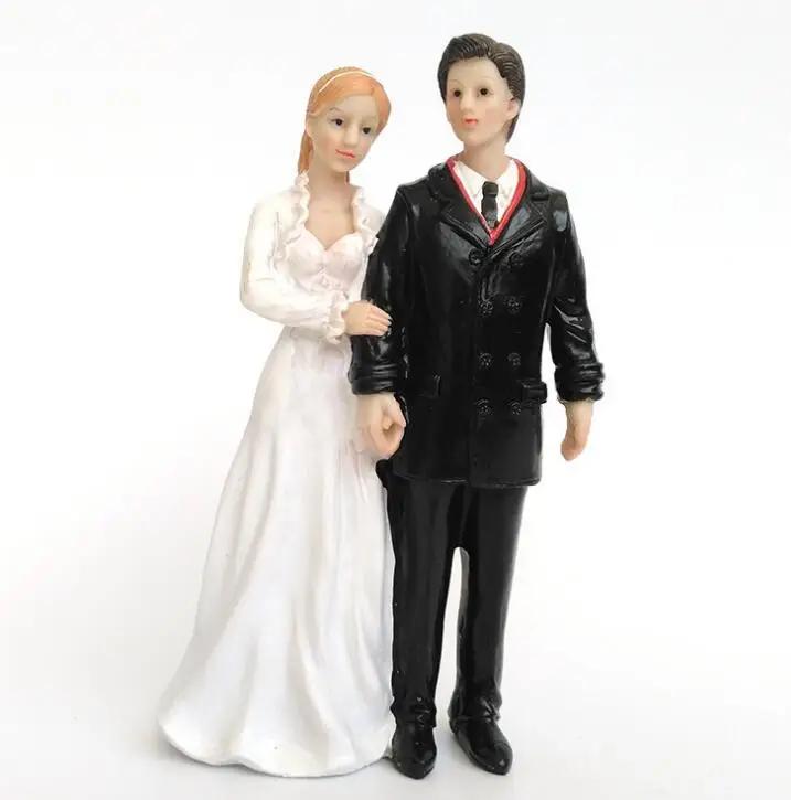 Funny Wedding Cake Toppers Dolls Romantic Bride And Groom Figurines Stand Topper Decoration Supplies Marry Resin Figurine