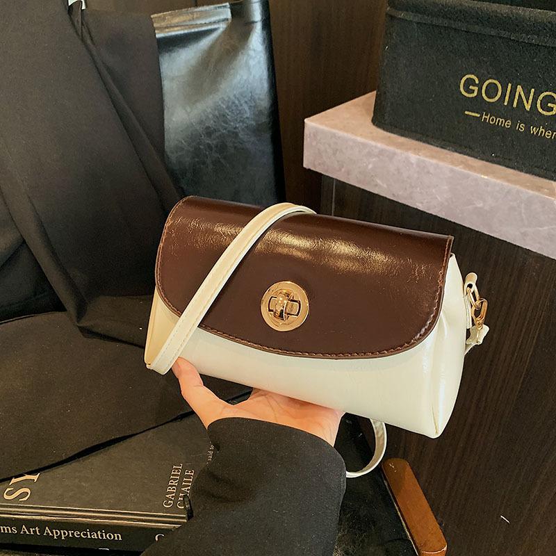 

Premium oil wax leather small bag women s 2025 new autumn and winter versatile messenger women s bag fashion shoulder armpit bag