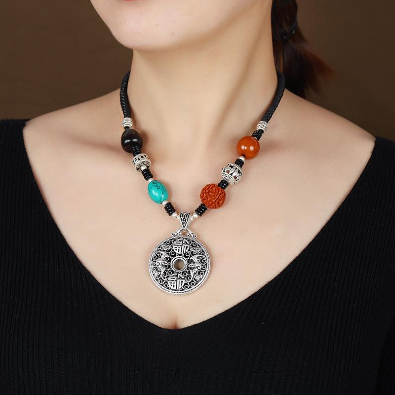 Retro imitation silver jewelry short collarbone chain women's Tibetan silver beeswax necklace sweater chain cotton and linen accessories pendant