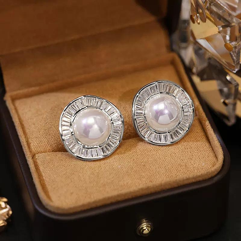 Irregular Round Shaped Simulated Pearl Stud Earrings Women Silver Color Modern Lady's Daily Wear Earrings Fashion Jewelry