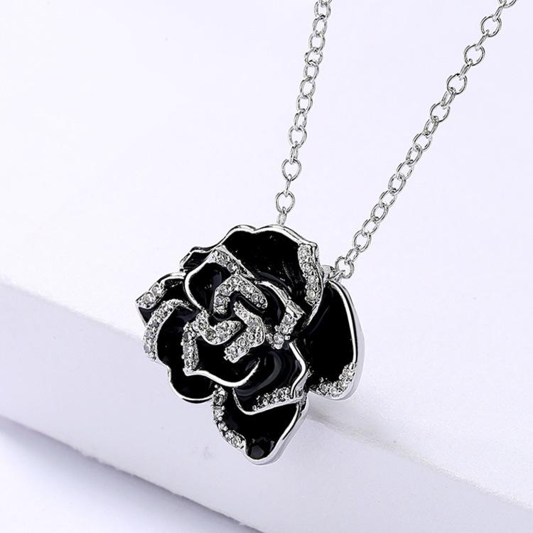 Fashion Flower Black Gum Drop Lady Hand Enamel Necklace Sweater Chain