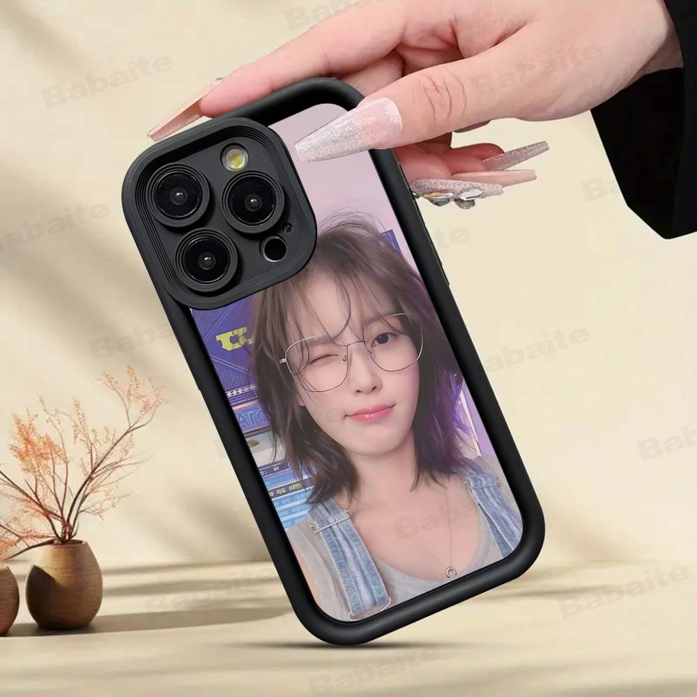 Korean L-Lee Ji Eunes Female Singer For IPhone 17 Pro Max 16 15 14 13 12 11 Plus Black Soft Phone Cover