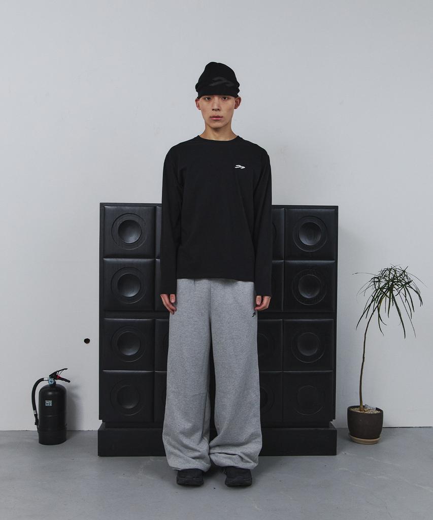 Tansanmageunesyum Pony Hotfix Long Sleeve (Black)