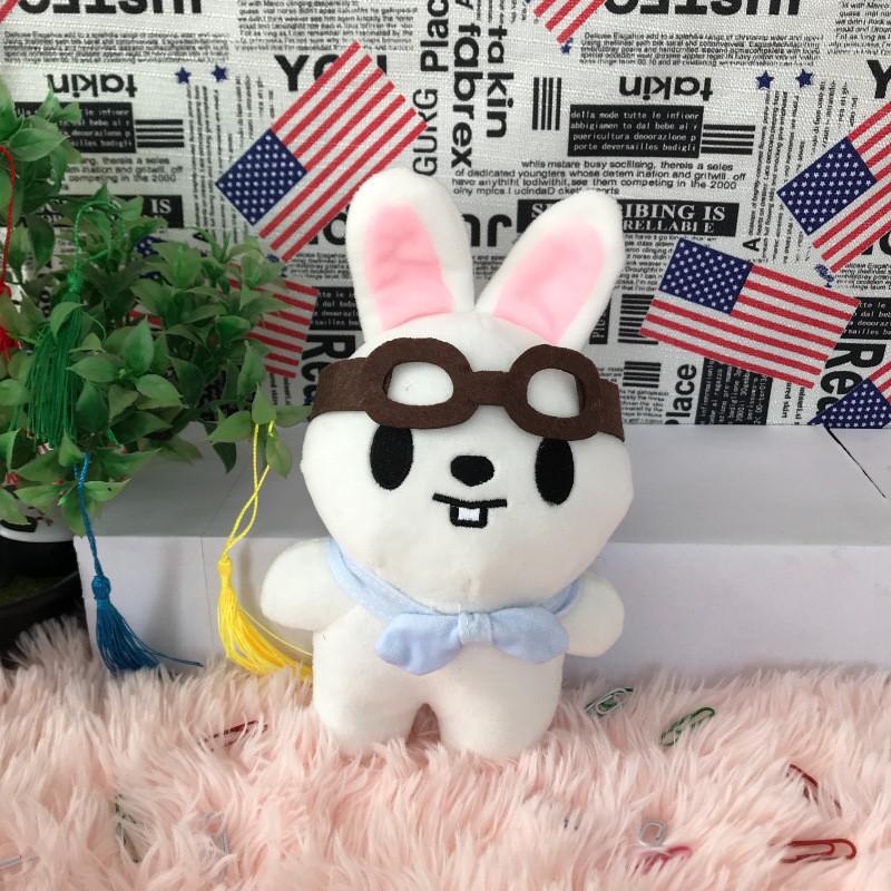 Skzoo Leeknow Hyunjin Cartoon Plüschtier für Kinder Kristall Ultraweich Kaninchen Design Anpassbares Bild 20cm Höhe