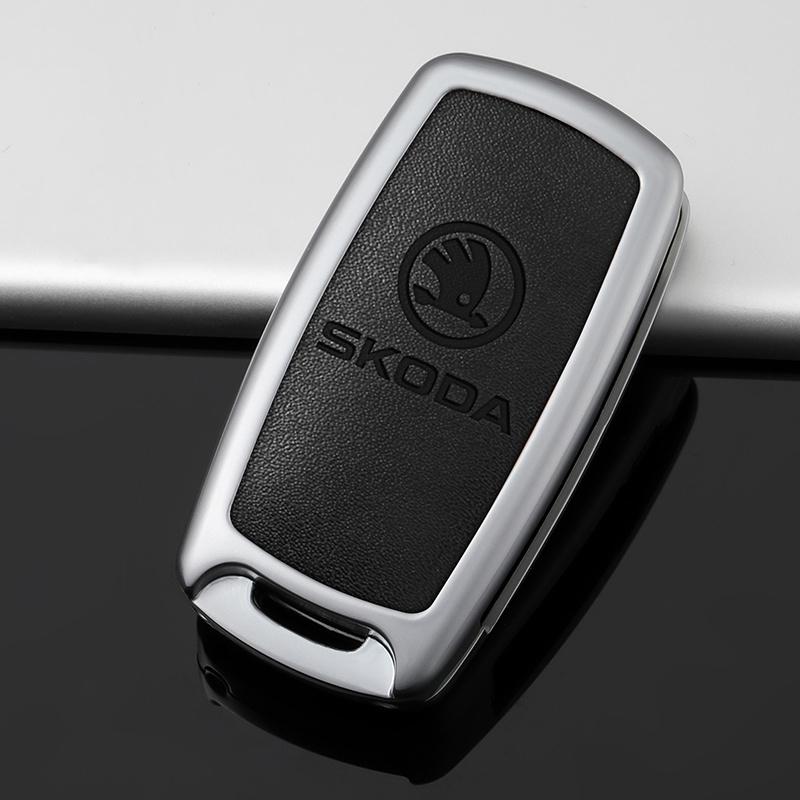 DAYB7 Car Flip Remote Key Fob Case Cover For Skoda Octavia A5 A7 Fabia Superb Kodiaq Karoq Protector Shell Bag Keychain Accessories