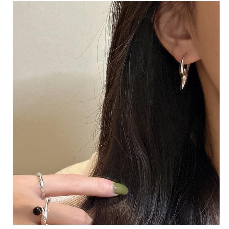 Minimalist Inverted Sword Four Pointed Star Dangle Earrings Unisex Personalized Hip Hop Neutral Ear Buckle
