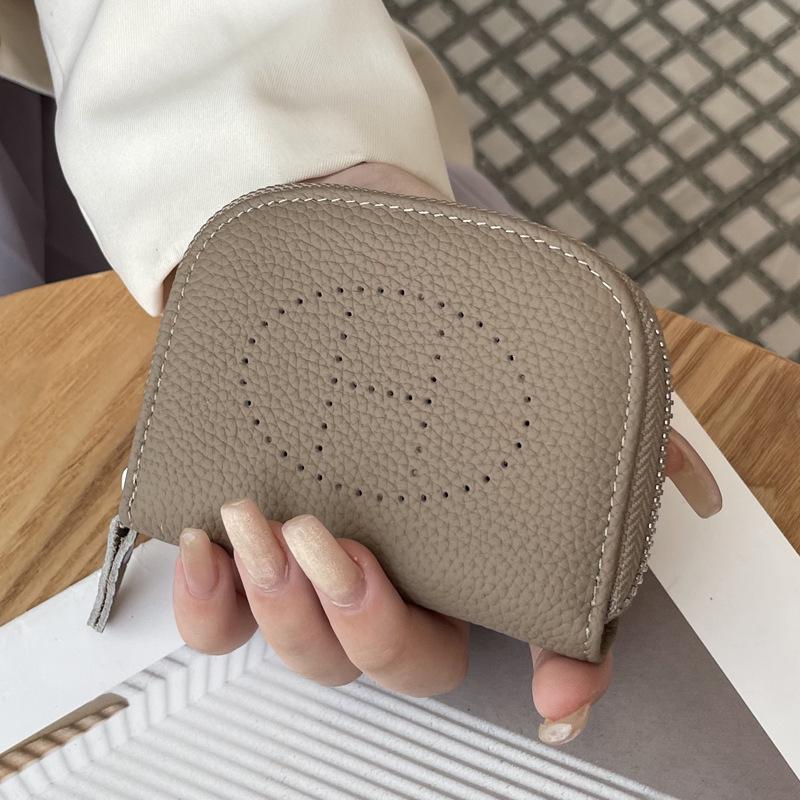 Portofel nou 2025 din piele naturală pentru monede: Piele de vacă strat superior, Design decupat, Suport multifuncțional pentru carduri și depozitare carduri bancare