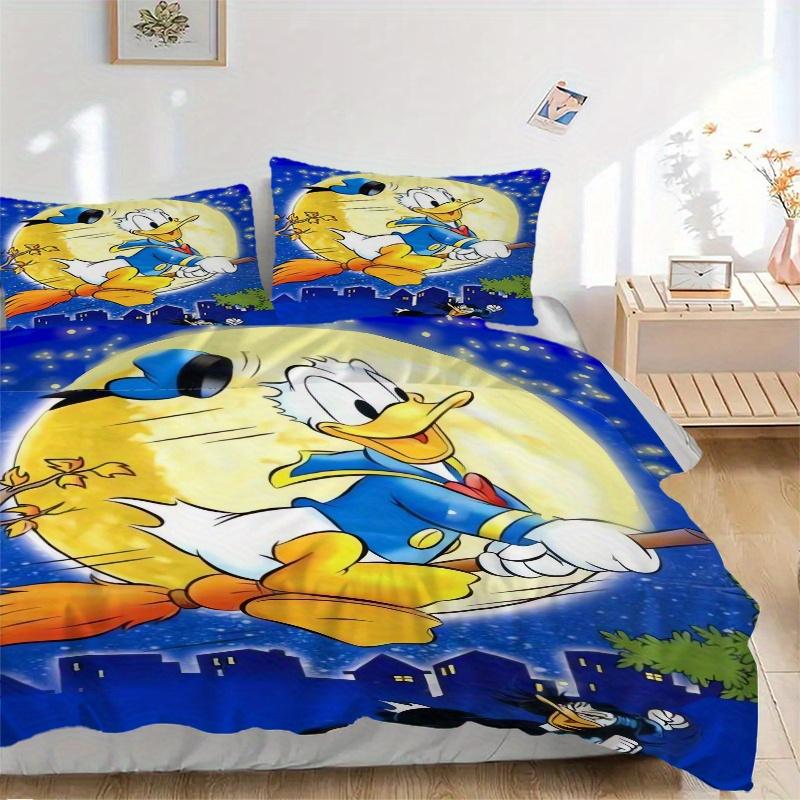 

3pcs Halloween Donald Duck Flying on Broomstick Moon Printed Quilt Set - Includes 1 Quilt Cover and 2 Pillowcases, Machine Washable - Suitable fo 135x200cm