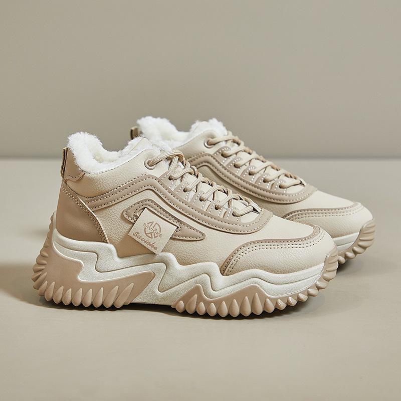 2025 winter new Korean version ins velvet dad shoes female students platform sports increase height running casual warmth