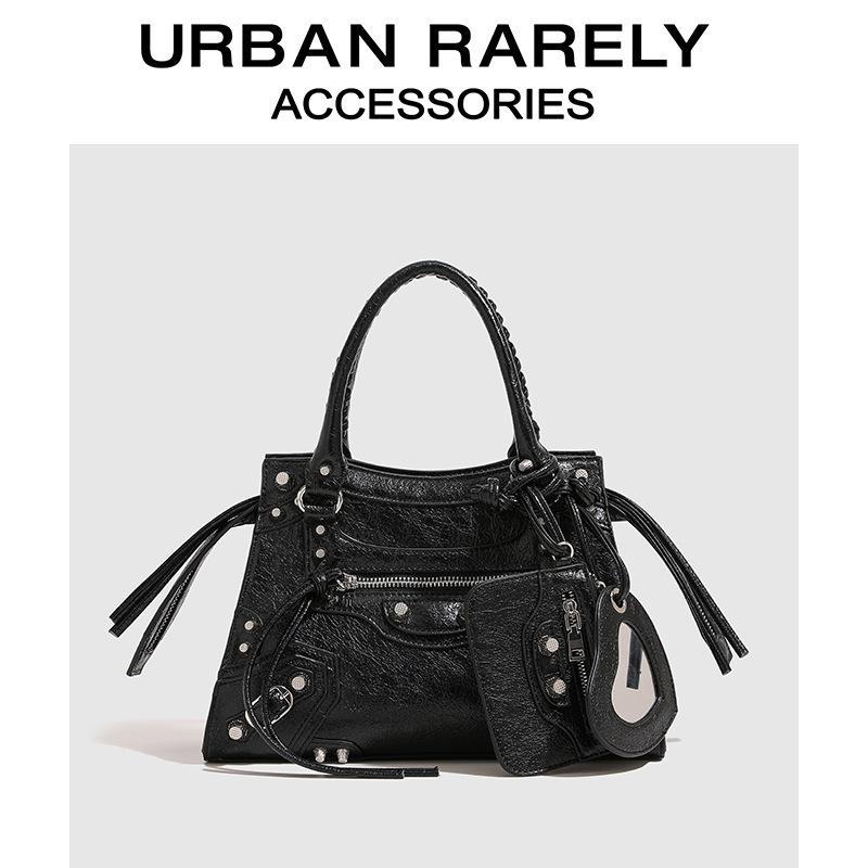 Personalized Rivet Motorcycle Bag Sweet and Cool Handbag Niche Genuine Leather Bag Women's New Trendy Single Shoulder Crossbody Bag