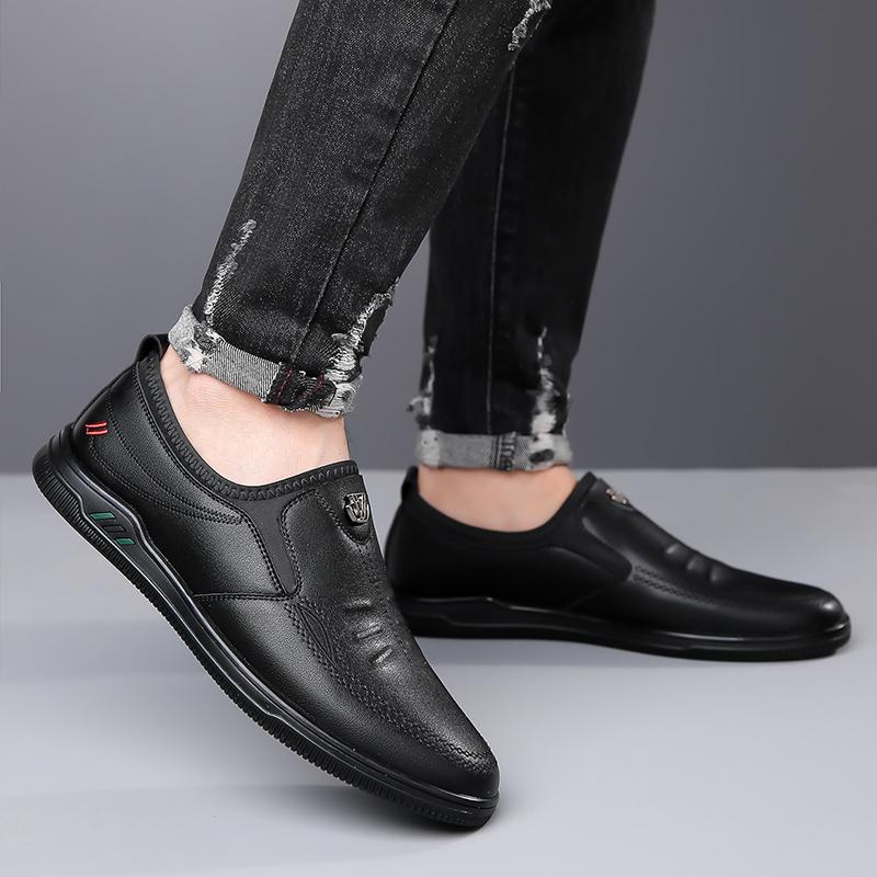 Fashion 2025 Leather Men Casual Shoes High Quality Mens Loafers Handmade Moccasins Breathable Male Walking Shoes Comfort Travel Flats