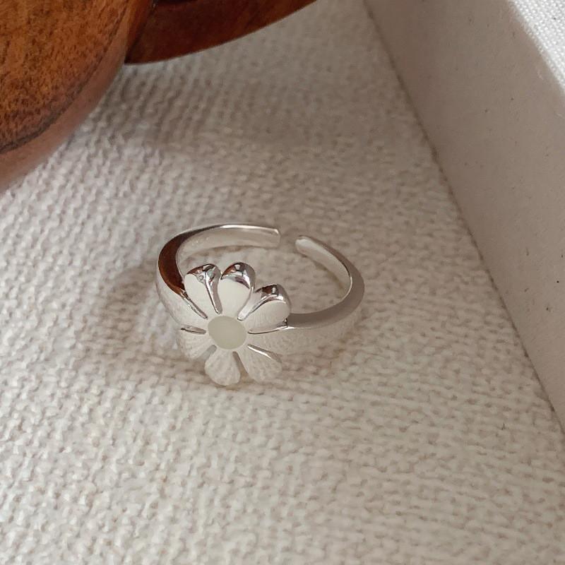 Open Adjustable Stylish Copper Daisy Ring For Women Unique Geometric Design