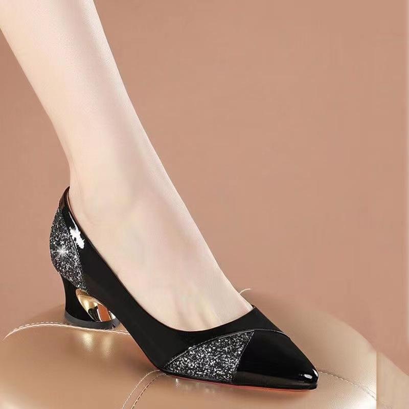 40-Year-old mother single shoes medium heel spring and summer thick heel pointed high heels leather shoes