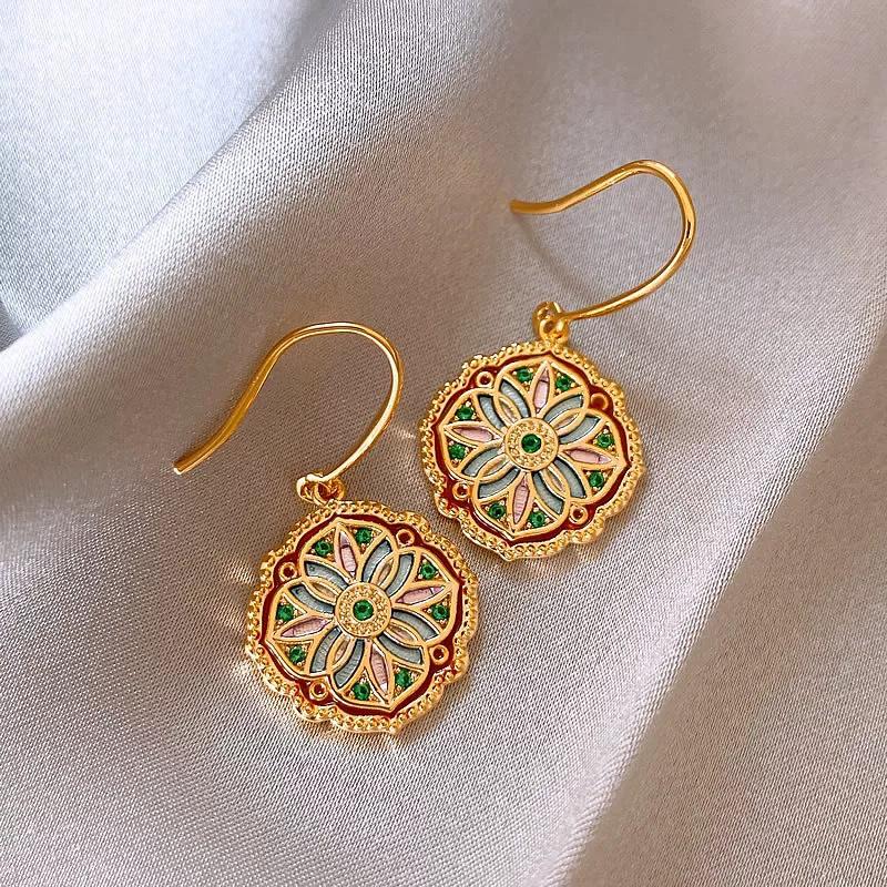 

Серьги-пусеты Жемчужные цветы в стиле масляной живописи Клода Моне - Элегантные французские пусеты для женщин