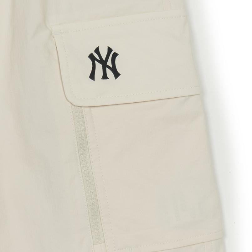 New MLB GofcoreBasic New York Yankees Cargo Shorts Unisex Dark Cream 3ASMB0653-50CRM