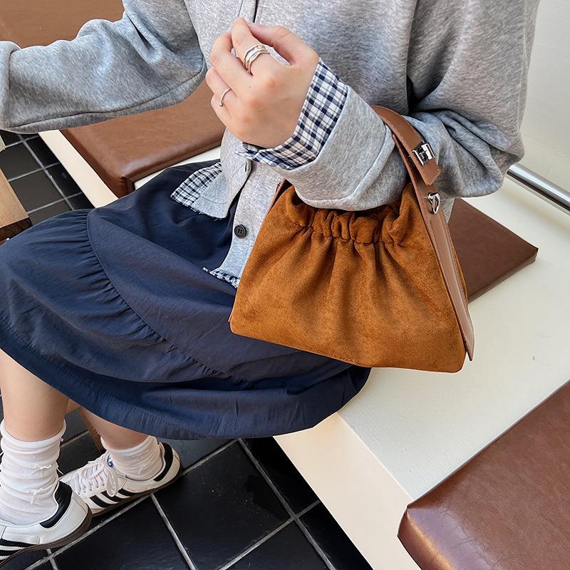 New solid color fashion women's bag retro cloud pleated bag hand carry underarm bag shoulder bag messenger bag