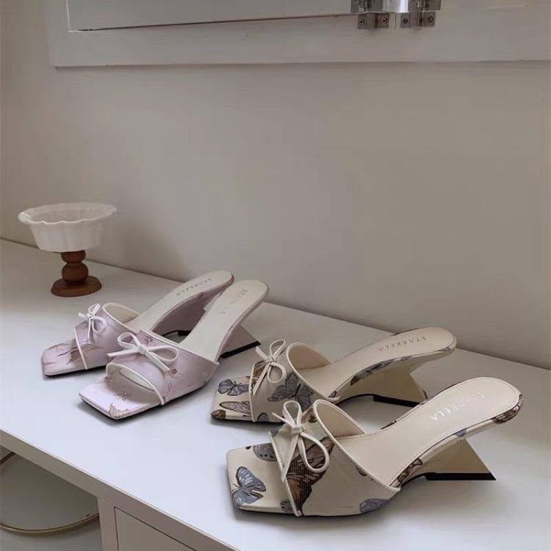 Fashion New Summer Women's Slippers 2025 Stylish Peep-toe Low Heel Women's Comfortable Beach Shoes Women Color Matching Bow Slipper