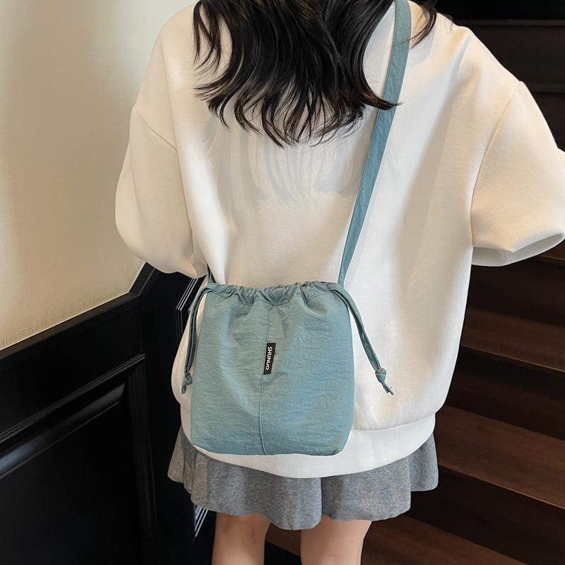 Large Capacity Drawstring Shoulder Bag Women's Lightweight Tote Bag Commuter Crossbody Bag