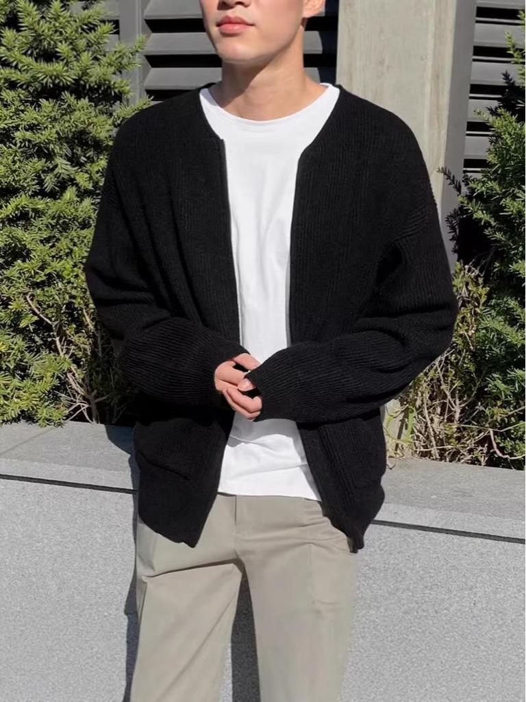 Autumn/Winter Men's Korean Style Knit Cardigan - Trendy Solid Color Round Neck Loose Sweater
