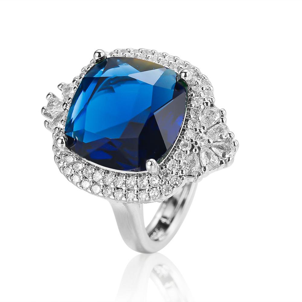 Design Court Style Colored Treasure Ring Temperament Ring Luxurious and Exquisite