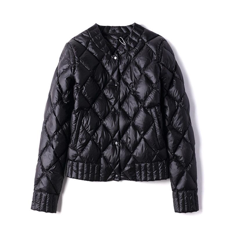 

Женская короткая легкая куртка-пуховик с бейсбольным воротником и ромбовидной клеткой наизнанку XXS чёрный