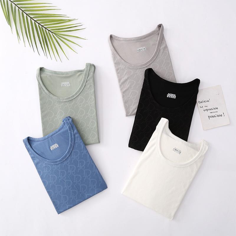 Pánské letní pyžamo s krátkým rukávem - prodyšné, lehké a stylové pyžamo