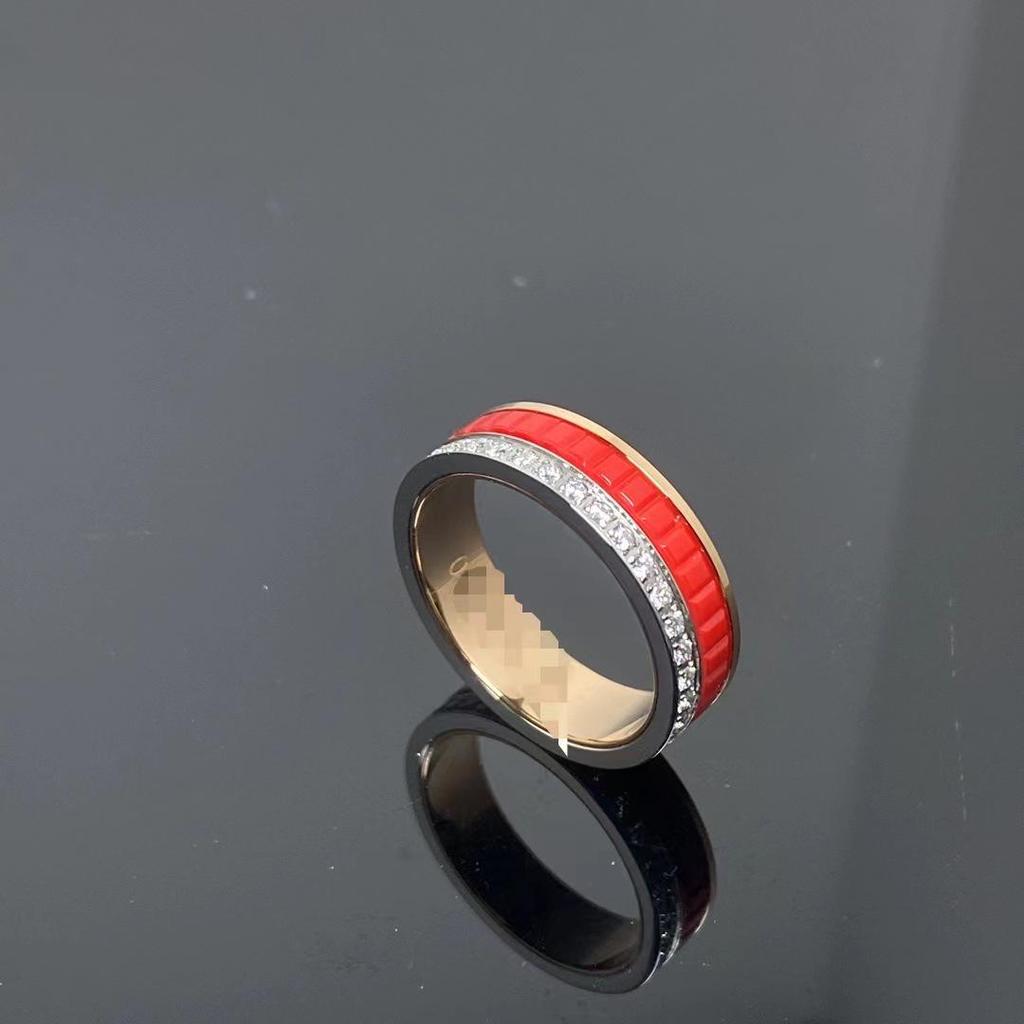 Pierścionek z zębatką w kształcie kostki lodu z diamentami inspirowany szczęściem V Gold dla par - uniseks i stylowy