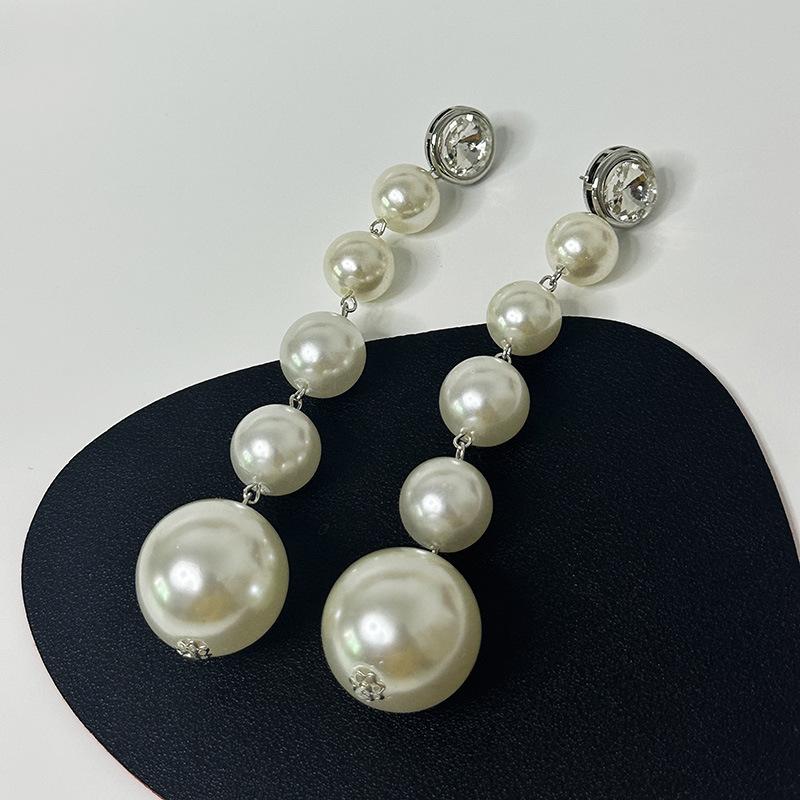 Exaggerated Personality Large Pearl String Fringed Long Earrings Light Luxury High Sense Celebrity Style Temperament Earrings