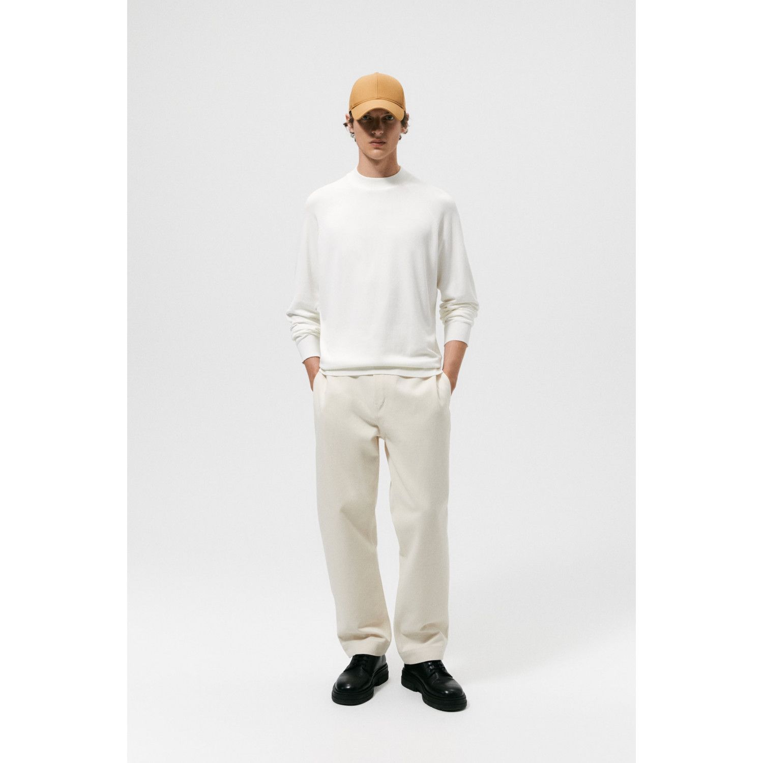 

MOCK NECK SWEATER