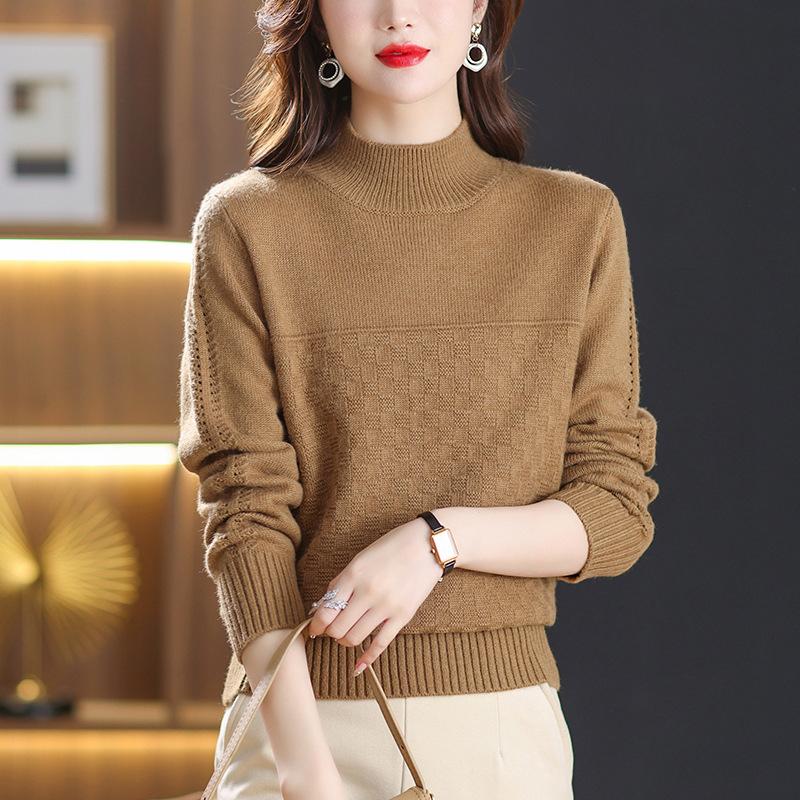 Semi-turtleneck bottoming shirt for women's autumn and winter, new winter thickened sweater, short knitted sweater