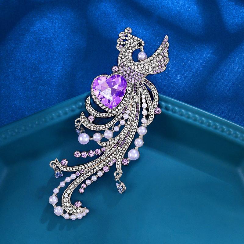 

Elegant Classic Peacock Shining Brooch Pin For Women High-End Exquisite Banquet Party Animals Badges Jewelry Gift as the picture