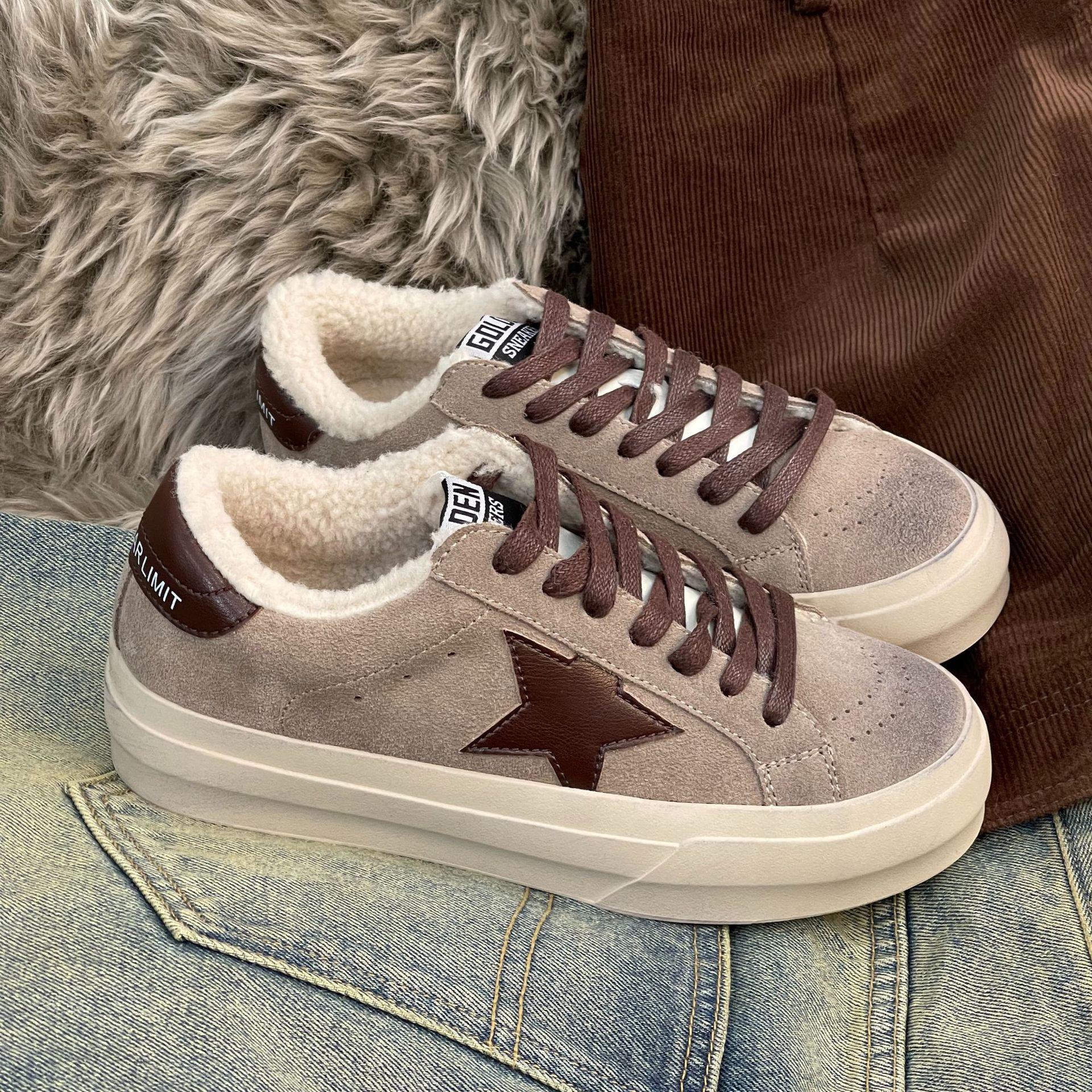 

Звездные кеды женские осенне-зимние новые бархатные женские повседневные спортивные универсальные трендовые белые туфли 40 песочный