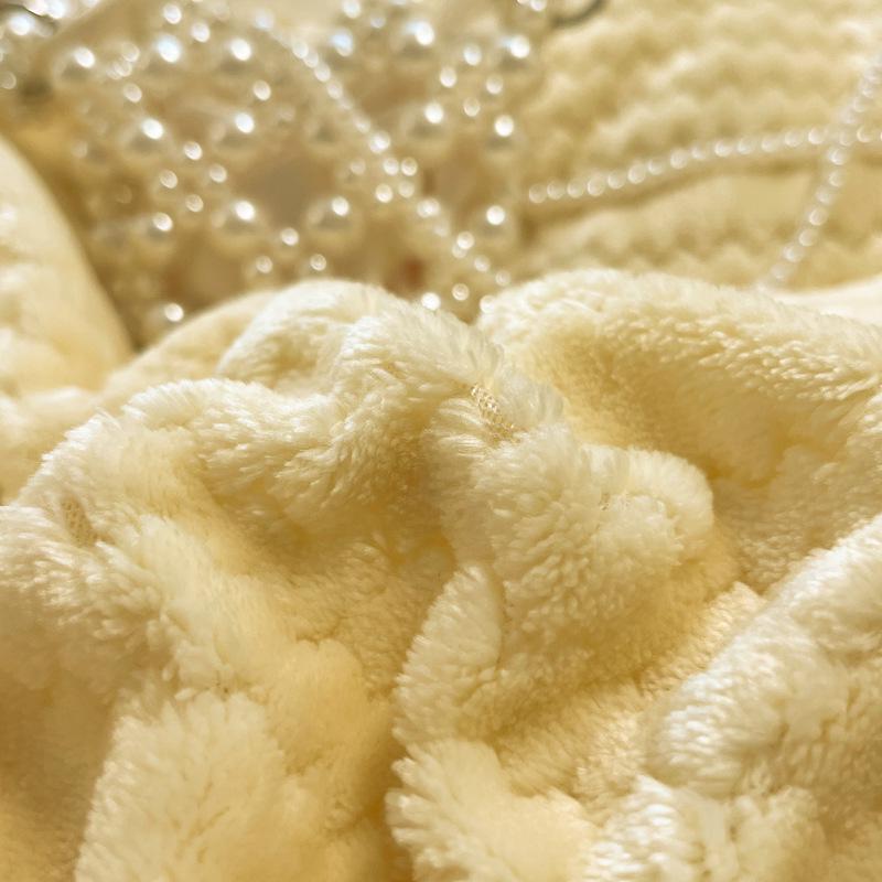 Thickened Jacquard Milk Fleece Winter Bedding Set - Flannel Coral Fleece Duvet Cover with Added Fleece Sheet, Dormitory Three-Piece Set