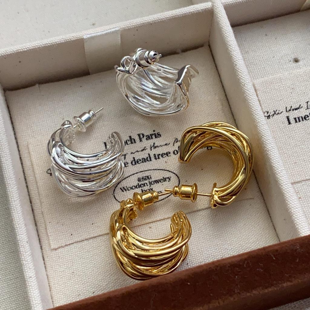 European and American retro high-end light luxury earrings niche design C-shaped irregular rattan stud earrings temperament fashion earrings