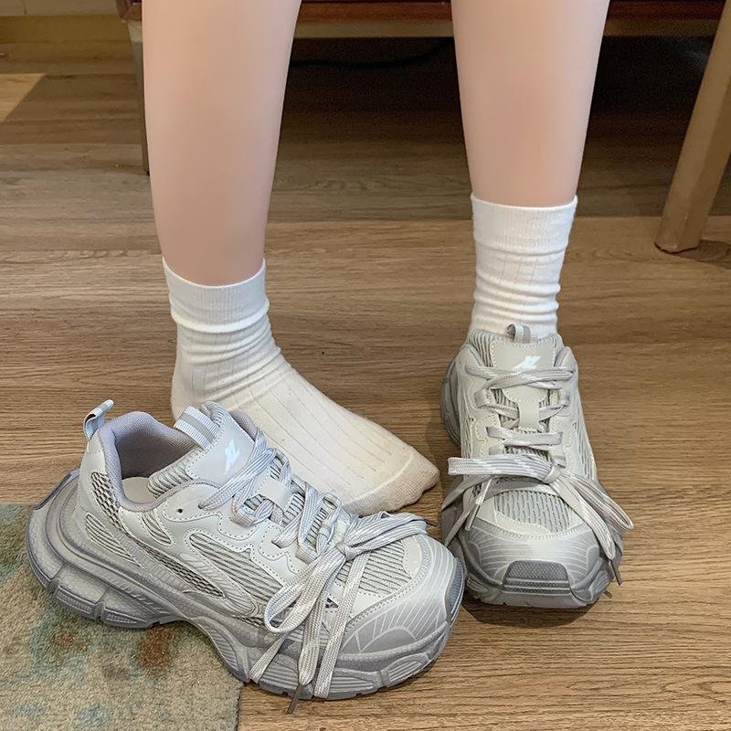 

2024 нове жіноче взуття для тата, модне ретро, ​​старе дихаюче товщина, збільшене смажене вуличне повсякденне спортивне взуття. 40